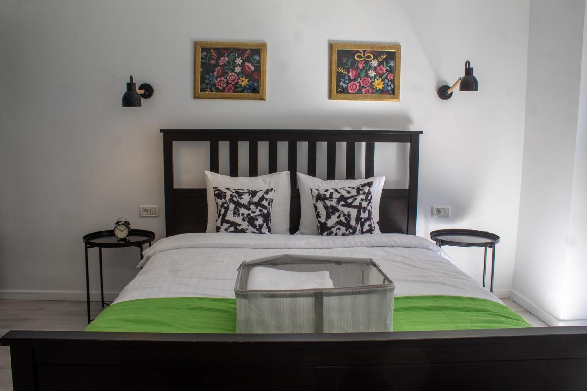 Domus Old Town Retreat Cozy & Central Bukarest Eksteriør billede